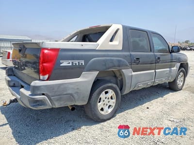 Trzecie zdjęcie samochodu z tyłu: 2004 CHEVROLET AVALANCHE C1500 VIN:3GNEC12T54G327030 - miniatura