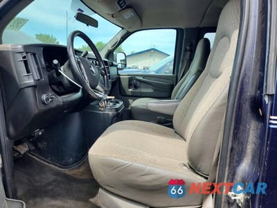 Zdjęcie 7 z 13 samochodu: 2009 GMC SAVANA G1500 VIN:1GKFH154191100401 - miniatura