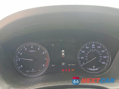 Zdjęcie 9 z 12 samochodu: 2016 HYUNDAI GENESIS 3.8L VIN:KMHGN4JE4GU142495 - miniatura