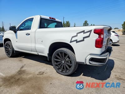 Drugie zdjęcie samochodu z przodu: 2021 CHEVROLET SILVERADO C1500 VIN:3GCNWAEFXMG477494 - miniatura
