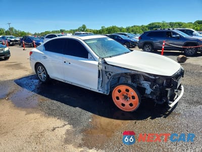 Czwarte zdjęcie samochodu z boku: 2016 INFINITI Q50 2.0T PREMIUM VIN:JN1CV7AR1GM252088 - miniatura
