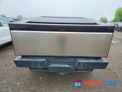 Zdjęcie 6 z 13 samochodu: 2024 TESLA CYBERTRUCK VIN:7G2CEHED5RA038339 - miniatura