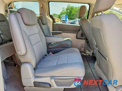 Zdjęcie 11 z 13 samochodu: 2010 DODGE GRAND CARAVAN SXT VIN:2D4RN5D1XAR121413 - miniatura