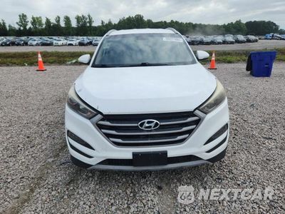 Piąte zdjęcie samochodu w środku: 2017 HYUNDAI TUCSON SPORT VIN:KM8J33A25HU274694 - miniatura