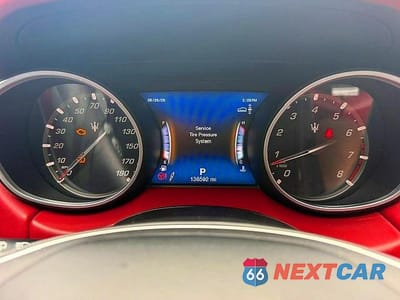 Zdjęcie 9 z 15 samochodu: 2018 MASERATI LEVANTE VIN:ZN661XUA6JX292117 - miniatura