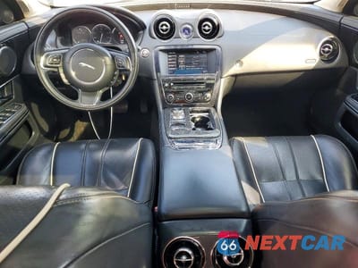 Zdjęcie 8 z 12 samochodu: 2012 JAGUAR XJ SUPERCHARGED VIN:SAJWA1GEXCMV28416 - miniatura