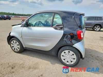 Drugie zdjęcie samochodu z przodu: 2016 SMART FORTWO VIN:WMEFJ5DA4GK057339 - miniatura