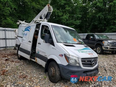 2016 MERCEDES-BENZ SPRINTER 3500 VAN WITH BUCKET LIFT WD3PF3DC8GP276943 - główne zdjęcie licytacji z USA - miniatura