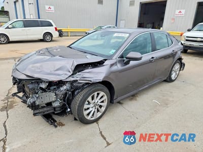 2023 TOYOTA CAMRY LE 4T1C11AK1PU128312 - główne zdjęcie licytacji z USA - miniatura