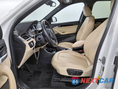 Zdjęcie 7 z 13 samochodu: 2018 BMW X1 XDRIVE28I VIN:WBXHT3C31J5L24535 - miniatura