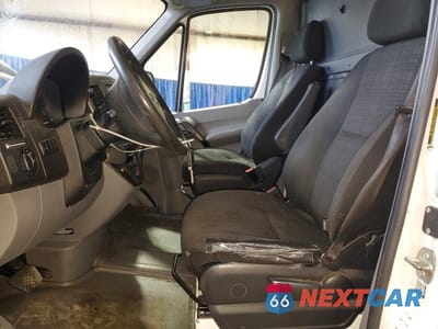 Zdjęcie 7 z 13 samochodu: 2017 MERCEDES-BENZ SPRINTER 2500 VIN:WD3PE7CD9HP577257 - miniatura