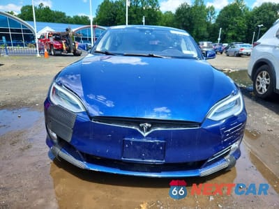 Piąte zdjęcie samochodu w środku: 2016 TESLA MODEL S VIN:5YJSA1E26GF143407 - miniatura