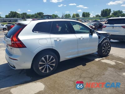 Trzecie zdjęcie samochodu z tyłu: 2024 VOLVO XC60 PLUS VIN:YV4L12RL8R1917663 - miniatura