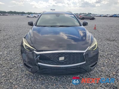 Piąte zdjęcie samochodu w środku: 2018 INFINITI QX30 ESSENTIAL VIN:SJKCH5CPXJA003332 - miniatura