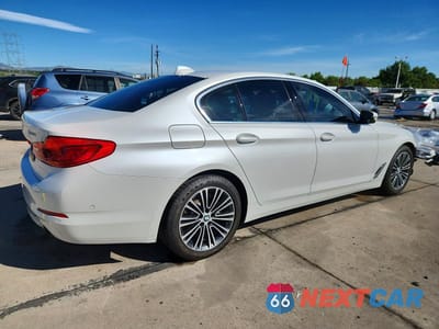 Trzecie zdjęcie samochodu z tyłu: 2019 BMW 530 I VIN:WBAJA5C50KG900930 - miniatura