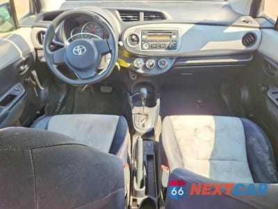 Zdjęcie 8 z 12 samochodu: 2012 TOYOTA YARIS 5-DOOR L VIN:JTDKTUD37CD511987 - miniatura