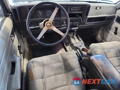 Zdjęcie 8 z 12 samochodu: 1994 JEEP CHEROKEE SE VIN:1J4FT28S8RL189697 - miniatura