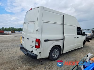 Trzecie zdjęcie samochodu z tyłu: 2019 NISSAN NV 2500 HD S VIN:1N6BF0LY5KN801471 - miniatura