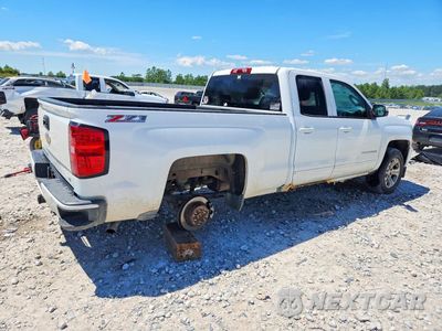 Trzecie zdjęcie samochodu z tyłu: 2017 CHEVROLET SILVERADO K1500 LT VIN:1GCVKREC9HZ115050 - miniatura