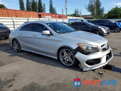 Czwarte zdjęcie samochodu z boku: 2014 MERCEDES-BENZ CLA 250 VIN:WDDSJ4EB7EN035559 - miniatura