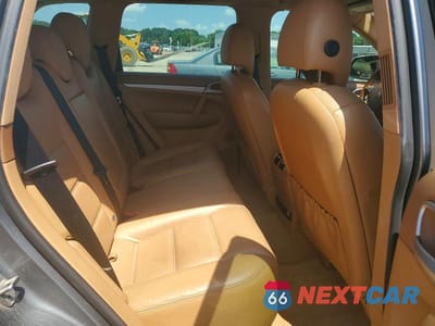 Zdjęcie 11 z 13 samochodu: 2010 PORSCHE CAYENNE VIN:WP1AA2AP0ALA00197 - miniatura