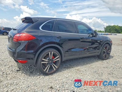 Trzecie zdjęcie samochodu z tyłu: 2013 PORSCHE CAYENNE VIN:WP1AA2A24DLA07064 - miniatura