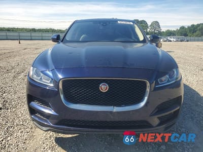 Piąte zdjęcie samochodu w środku: 2018 JAGUAR F-PACE PREMIUM VIN:SADCJ2GX4JA236739 - miniatura