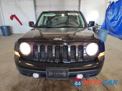 Piąte zdjęcie samochodu w środku: 2016 JEEP PATRIOT VIN:1C4NJRAB8GD740843 - miniatura