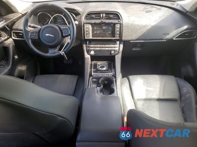 Zdjęcie 8 z 12 samochodu: 2017 JAGUAR F-PACE PREMIUM VIN:SADCJ2BV7HA058616 - miniatura