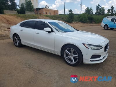 Czwarte zdjęcie samochodu z boku: 2018 VOLVO S90 T5 MOMENTUM VIN:LVY982AK0JP019175 - miniatura