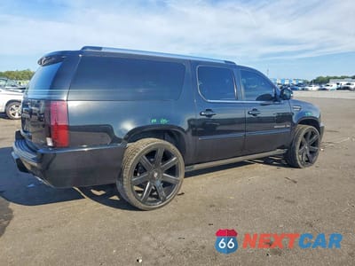 Trzecie zdjęcie samochodu z tyłu: 2013 CADILLAC ESCALADE ESV PREMIUM VIN:1GYS3JEF9DR215178 - miniatura