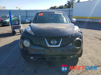 Piąte zdjęcie samochodu w środku: 2013 NISSAN JUKE S VIN:JN8AF5MV9DT217769 - miniatura