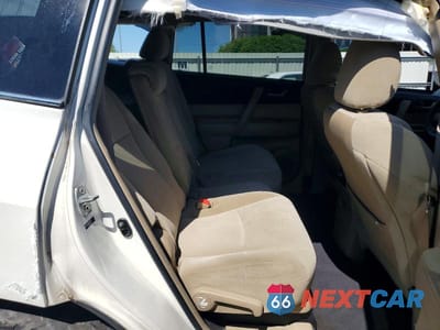 Zdjęcie 10 z 11 samochodu: 2012 TOYOTA HIGHLANDER BASE VIN:5TDBK3EH1CS136156 - miniatura