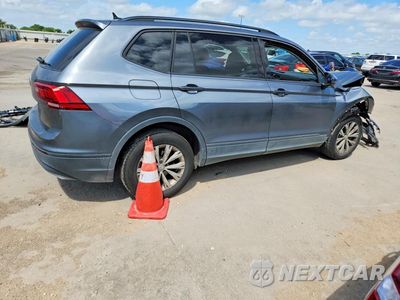 Trzecie zdjęcie samochodu z tyłu: 2020 VOLKSWAGEN TIGUAN S VIN:3VV1B7AX4LM077492 - miniatura