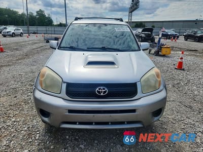 Piąte zdjęcie samochodu w środku: 2004 TOYOTA RAV4 BASE VIN:JTEGD20V340017869 - miniatura