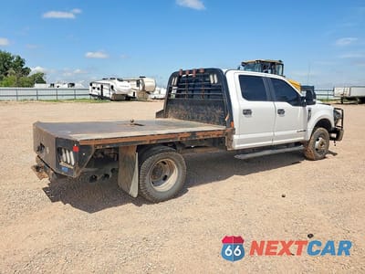 Trzecie zdjęcie samochodu z tyłu: 2019 FORD F350 VIN:1FD8W3HT1KEG35912 - miniatura