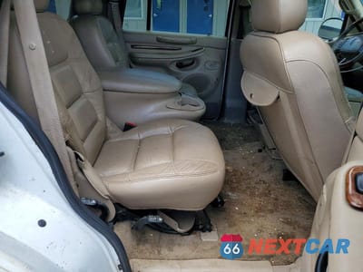 Zdjęcie 11 z 13 samochodu: 2001 LINCOLN NAVIGATOR VIN:5LMFU28R21LJ20243 - miniatura