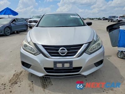 Piąte zdjęcie samochodu w środku: 2017 NISSAN ALTIMA 2.5 S VIN:1N4AL3AP0HN352749 - miniatura