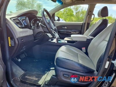 Zdjęcie 7 z 13 samochodu: 2016 KIA SEDONA SXL VIN:KNDME5C11G6173974 - miniatura