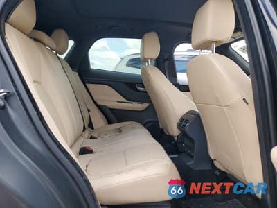 Zdjęcie 11 z 14 samochodu: 2019 JAGUAR F-PACE PREMIUM VIN:SADCJ2FX7KA610943 - miniatura