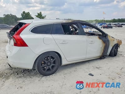 Trzecie zdjęcie samochodu z tyłu: 2015 VOLVO V60 PREMIER VIN:YV126MEB7F1200752 - miniatura