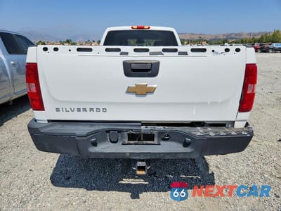 Zdjęcie 6 z 12 samochodu: 2007 CHEVROLET SILVERADO K2500 HEAVY DUTY VIN:1GCHK29K67E590974 - miniatura