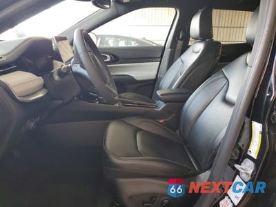 Zdjęcie 7 z 14 samochodu: 2025 JEEP COMPASS LIMITED VIN:3C4NJDCN3ST548288 - miniatura