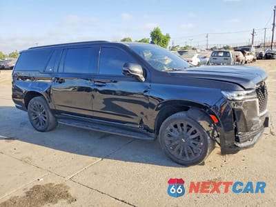 Czwarte zdjęcie samochodu z boku: 2021 CADILLAC ESCALADE ESV LUXURY VIN:1GYS3JKL6MR197376 - miniatura