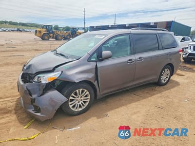 2014 TOYOTA SIENNA XLE 8-PASSENGER 5TDYK3DCXES497730 - główne zdjęcie licytacji z USA - miniatura