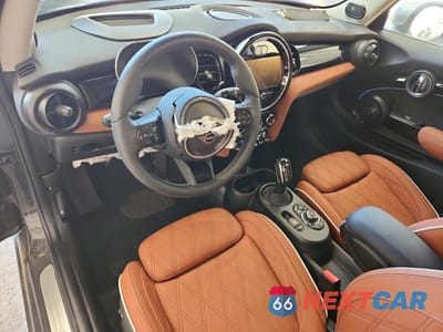 Zdjęcie 8 z 13 samochodu: 2024 MINI COOPER SE VIN:WMW13DJ03R2V55363 - miniatura