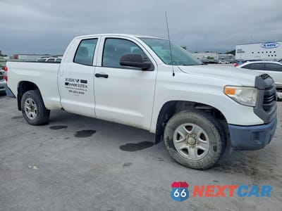 Czwarte zdjęcie samochodu z boku: 2016 TOYOTA TUNDRA SR VIN:5TFUW5F12GX499446 - miniatura