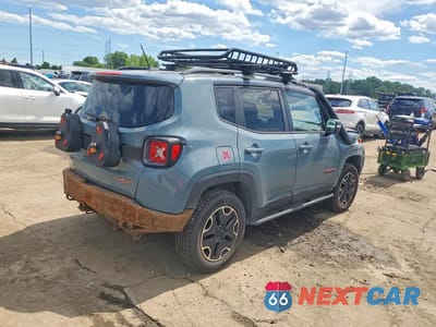 Trzecie zdjęcie samochodu z tyłu: 2016 JEEP RENEGADE TRAILHAWK VIN:ZACCJBCTXGPD92775 - miniatura