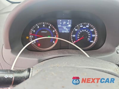 Zdjęcie 9 z 12 samochodu: 2017 HYUNDAI ACCENT SE VIN:KMHCT4AE3HU253786 - miniatura