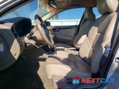 Zdjęcie 7 z 13 samochodu: 2004 VOLVO V70 FWD VIN:YV1SW59V242451163 - miniatura
